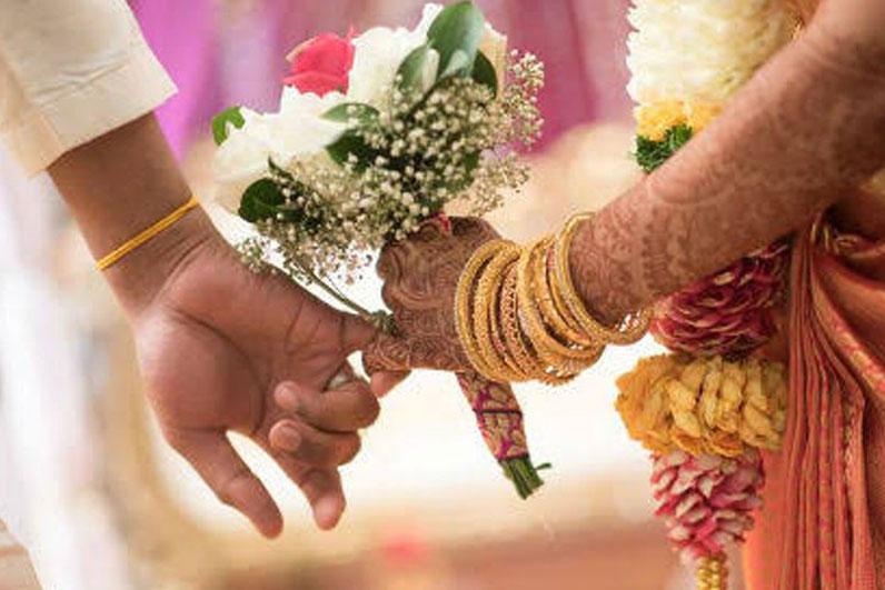 https://photos.chavaramatrimony.com/csr-activities/marriage.jpg
